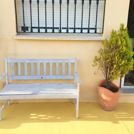 Beachside Retreat: 2-bedroom With Pool And Wi-fi * Marbella