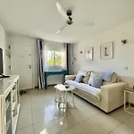 Elegant In Marbella, 80 M² With Shared Pool *