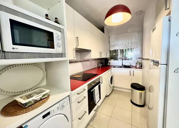 Elegant In Marbella, 80 M² With Shared Pool *